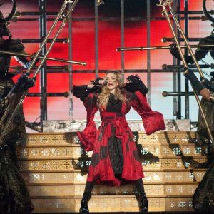 Madonna incanta la platea di Torino: "L'Italia è la mia casa e il mio sangue"