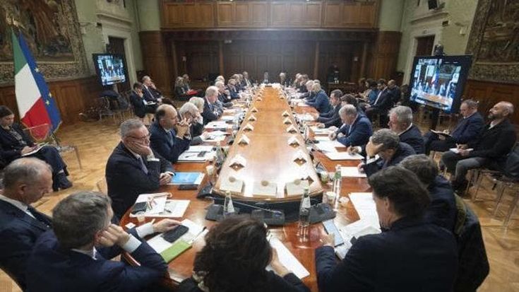 Ex Ilva, è rottura fra governo e sindacati: “Sciopero immediato di 24 ore”