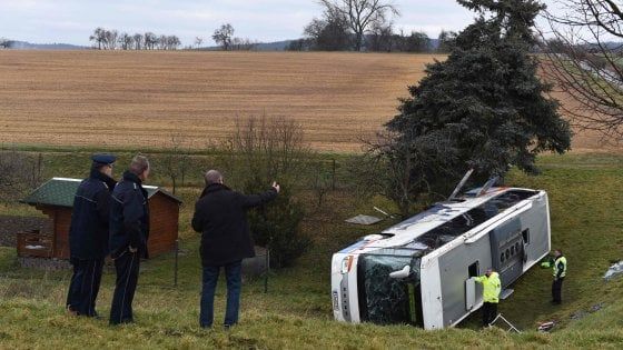 Germania, incidente scuolabus: due bambini morti
