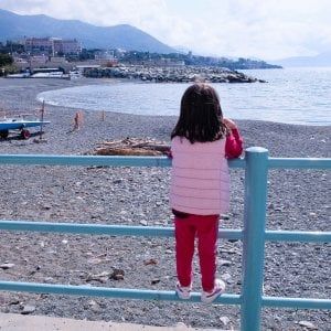 Spiagge libere, 19 sindaci liguri scrivono a Toti e Conte: "Servono risorse"