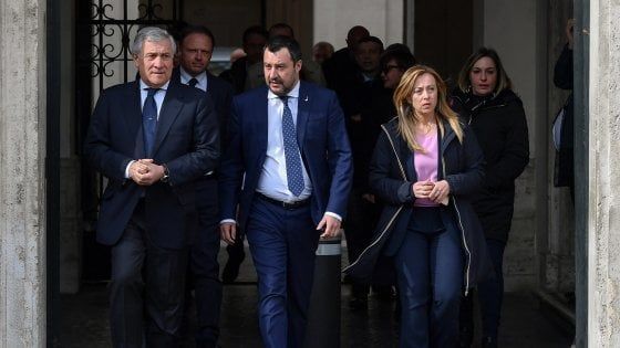 Coronavirus, Conte alle opposizioni: "Non sono escluse misure più restrittive"