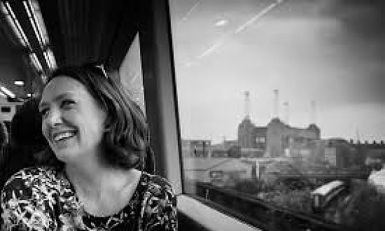 Paula Hawkins: "Ecco la mia donna sul treno dei misteri"
