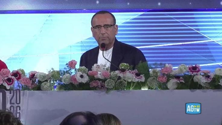 Sanremo, Conti: "Ho chiesto io di annunciare il passaggio di testimone a De Martino in diretta"