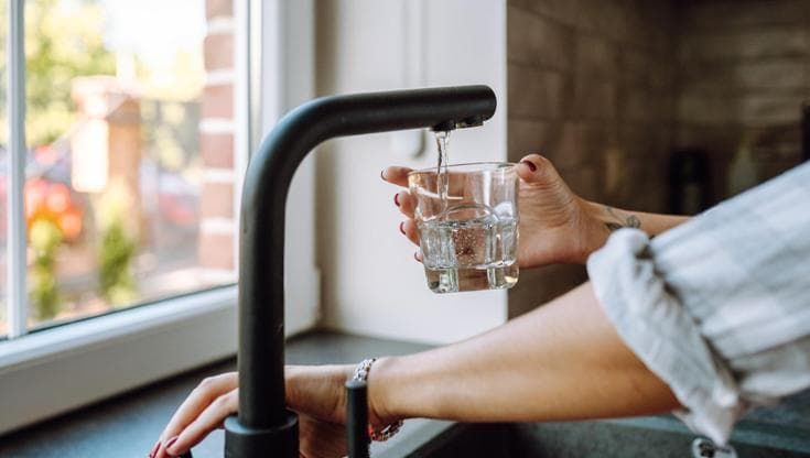 Fertilizzanti e scarichi dagli allevamenti intensivi, i rischi nell’acqua potabile