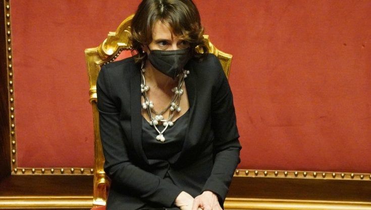Congedo parentale, Bonetti: "Lavoriamo perché valga per tutti i giorni in cui una scuola ricorre alla Dad"