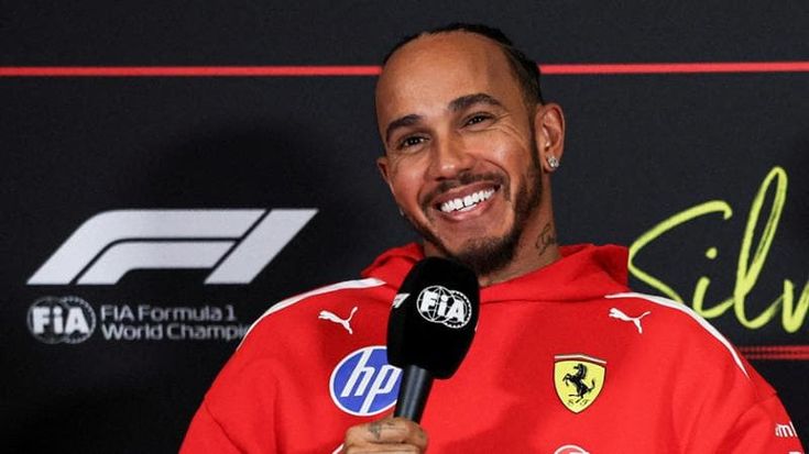 Hamilton scherza sulla lotta mondiale: “Per vincere dovrei svitare i bulloni delle Mercedes”