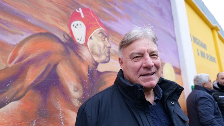 Bari celebra il campione della pallanuoto Attolico: per lui un grande murale nel sottopasso di via Capruzzi. "Sono onorato"