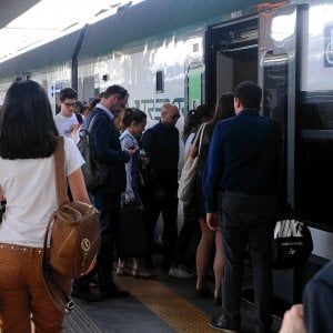 Rimini, bimbo di due anni rimane solo sul treno