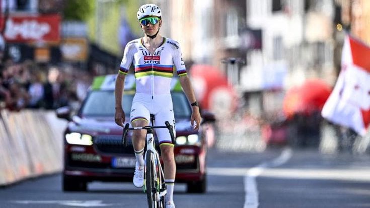Pogacar e il ciclismo champagne. Ora si cambia: al Giro, senza lo sloveno, vincerà la tattica