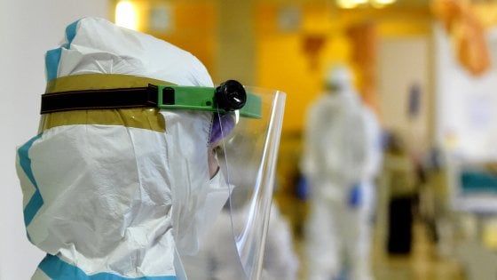 Coronavirus, morto un medico nel Barese: terza vittima in Puglia fra operatori sanitari