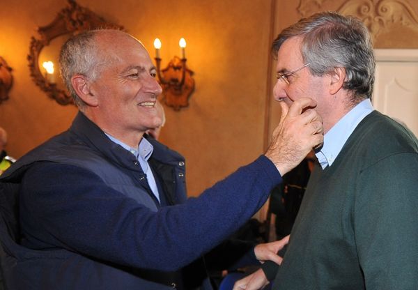 Burlando-Gabrielli, una stretta di mano e un buffetto chiudono polemica