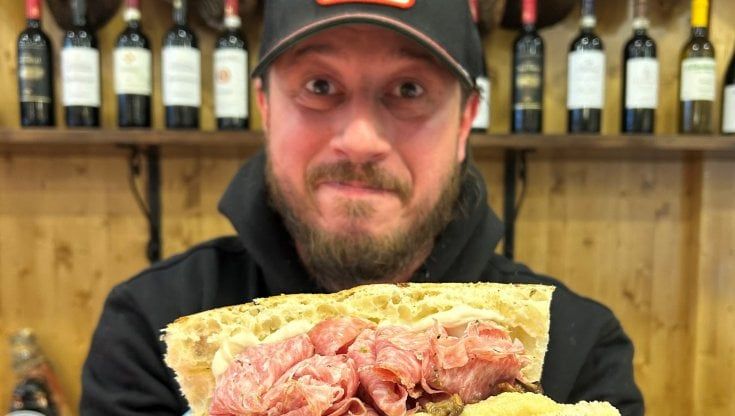 Hater scatenati contro "All'Antico Vinaio", Mazzanti replica: "In Italia si perdona tutto tranne il successo personale" 