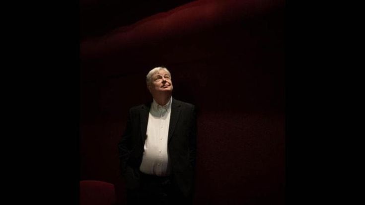 Jonathan Coe: “Noi scrittori, che odiamo il tempo tra un libro e l’altro”
