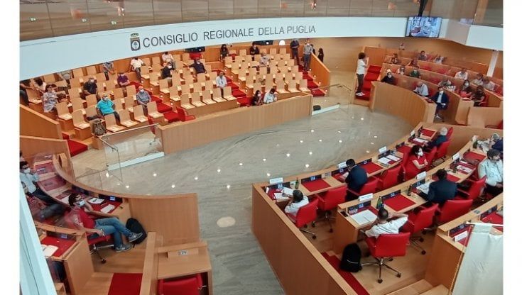 Fine vita, in Puglia la maggioranza alla Regione è ancora spaccata. "Il Pd potrebbe andare di nuovo diviso"