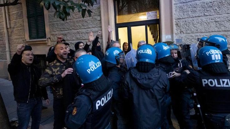 Forza Nuova, apertura blindata in via Lucca. La protesta: “Andate via da questo quartiere”