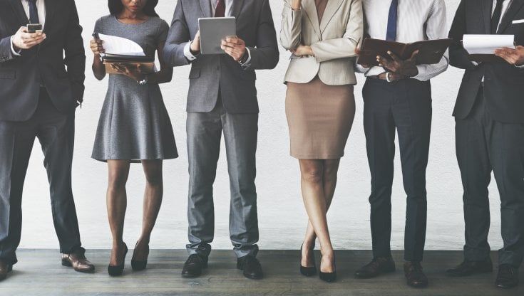 Le aziende puntano a un modello di lavoro flessibile: così sperimentano quello ibrido casa-ufficio