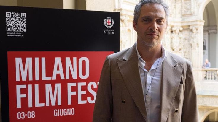 Claudio Santamaria: “Milano cresce come set. E io, da romano, ho deciso di vivere qui”