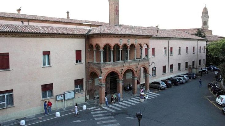 “Dicono che intasiamo le liste d’attesa, ma non veniamo da fuori a curarci al Rizzoli per scelta”