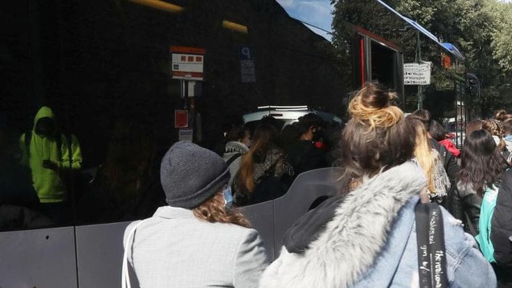 Abbonamenti scontati, A Firenze gli universitari in bus pagano da 50 a 65 euro