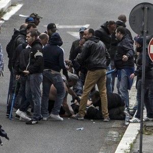 Morte Esposito, il cugino di Ciro afferr&ograve; la pistola di De Santis