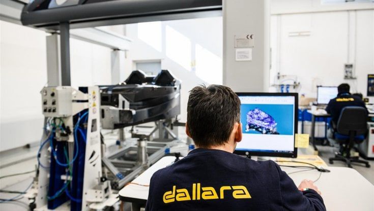 Intesa azienda-sindacati alla Dallara Compositi, 200 euro di bonus carburante 