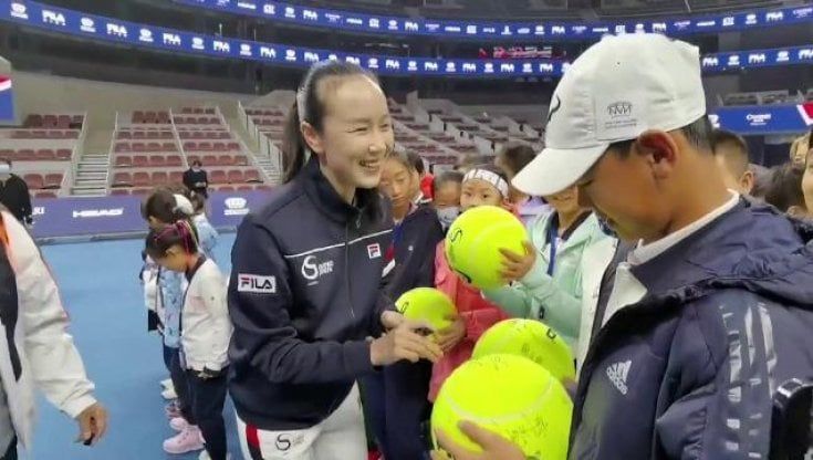 I video e la telefonata che infittiscono il giallo della tennista cinese scomparsa