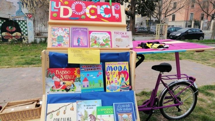 La cargo-bike porta i giochi di una volta nelle piazze del Corvetto: “Così riscopriamo la socialità”