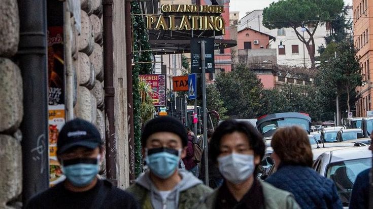 Coronavirus, il terrore di essere contagiati. Gli esperti: “Siate informati e non credete troppo ai social”