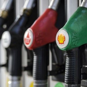 Prezzi benzina, correzioni al ribasso nel fine settimana