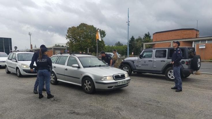 Terrorismo: al via i controlli al confine con Slovenia. Caccia ai passeur di migranti con furgoni e camion