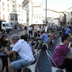 Blitz nei locali di Campo de' Fiori, scoperta evasione di 800mila euro