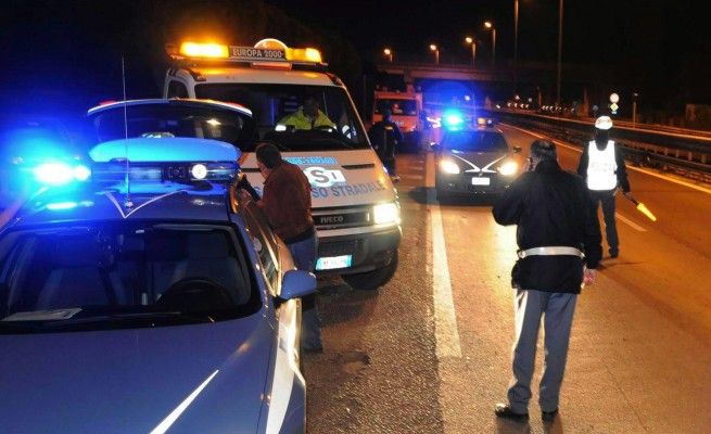 Ubriaco e contromano in autostradascontro frontale con due feriti gravi