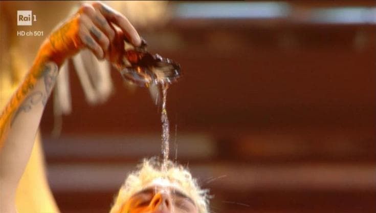 Achille Lauro e il battesimo del festival che fa impazzire il pubblico