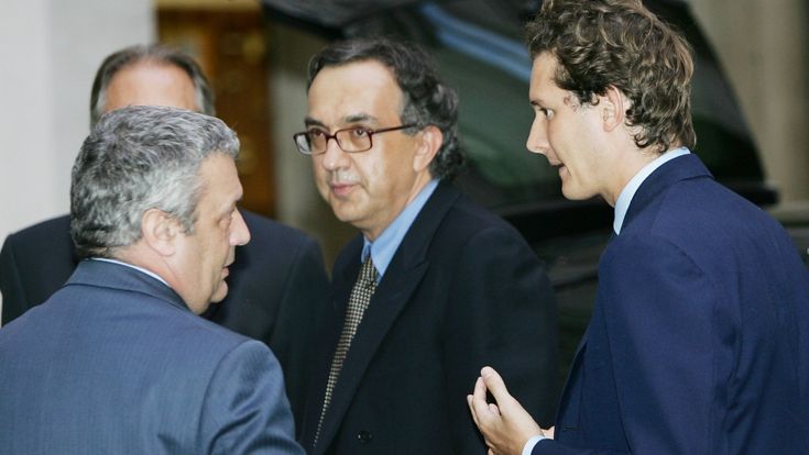 Gli Agnelli, il diavolo e la successione