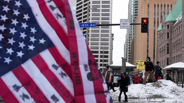 Terrore Ice a Minneapolis: indagati governatore e sindaco, mobilitata la guardia nazionale