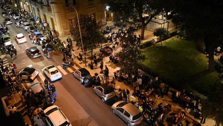 Bari, chupitos e cocktail venduti ai minori nei locali della movida: è emergenza. “Non riusciamo a riconoscerli"
