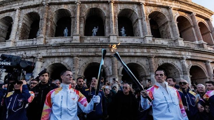 Il tour capitolino della fiamma olimpica si conclude al parco di Ostia Antica