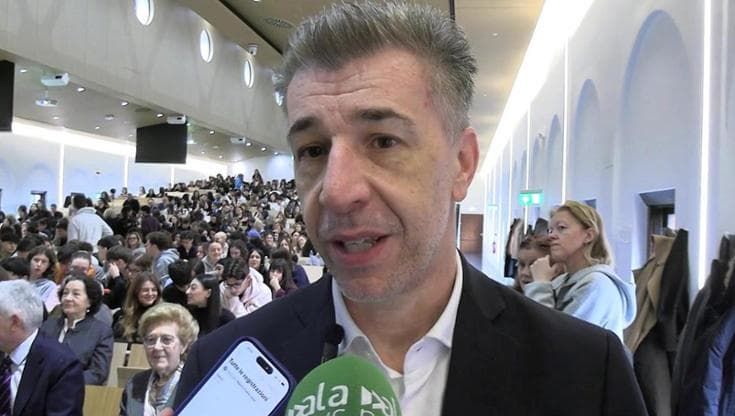 Gino Cecchettin: "Serve attenzione al linguaggio anche nelle canzoni d'amore"