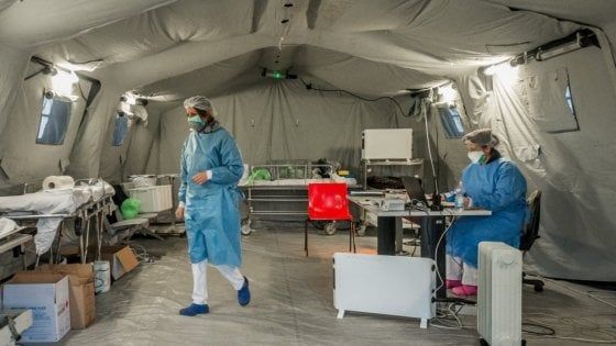 Coronavirus,  tende per il triage davanti a 9 carceri in Toscana