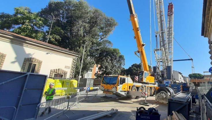 Ponte al Pino, secondo giorno di stop ai treni: riaperta in anticipo la passerella pedonale