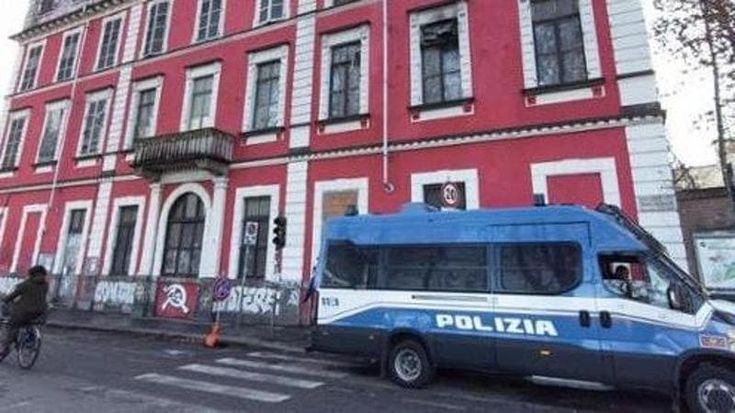 L’edificio di Askatasuna rinascerà. Il Comune ai futuri gestori: “Attività gratuite per le famiglie”
