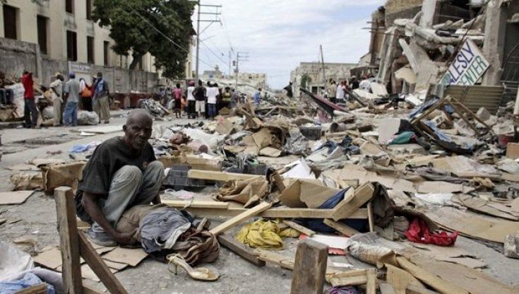 Haiti, a sei mesi dal terremoto, centinaia di migliaia di bambini hanno ancora bisogno di assistenza immediata 