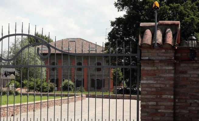 Case sul fiume e altane sui tetti,<br />piccoli abusi per guadagnare spazio