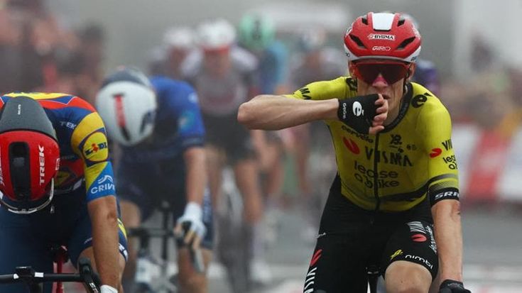 Vuelta, fa tutto Vingegaard: cade, rimonta, vince. Sua la maglia rossa