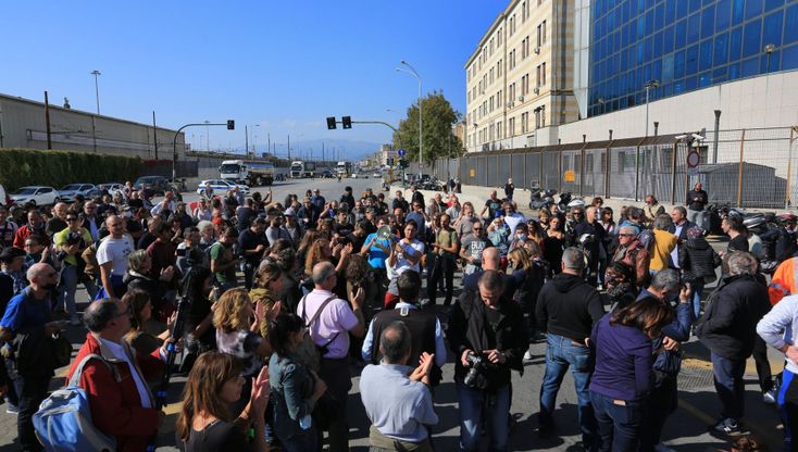Genova, i No Pass bloccano Lungomare Canepa