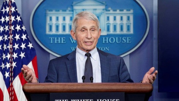 Coronavirus, Fauci: “Nel 2022 gestiremo il virus, ora vacciniamo tutti”