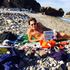 Crocetta in costume da bagno risponde a Vecchioni: questa è l'isola più bella al mondo
