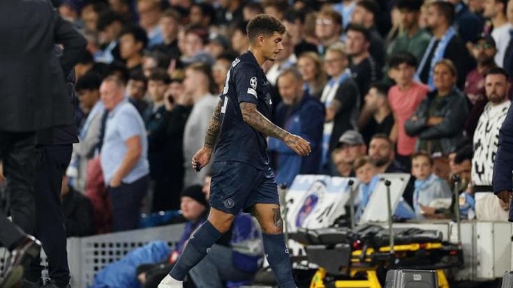Champions, il Napoli prova a resistere in dieci ma il City passa nella ripresa