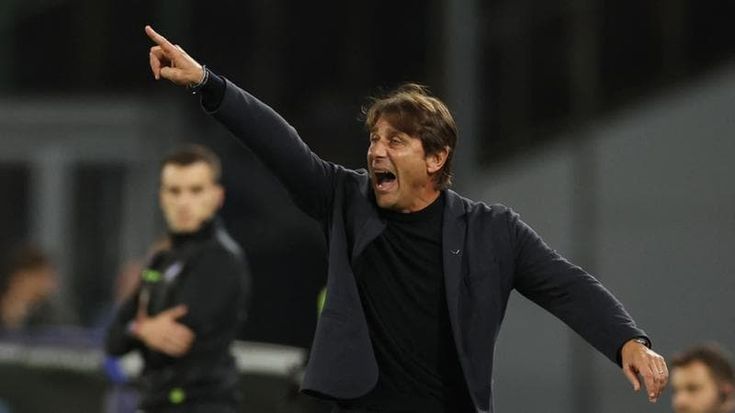 Conte: “In tre mesi solo critiche ma in testa c’è il Napoli. Diamo fastidio, tifosi ci siano vicini”