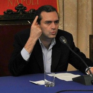 De Magistris vede il baratro, la maggioranza si "scassa", manca il numero legale